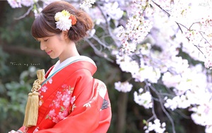 Kimono ngỡ "kín như bưng" nào ngờ vẫn hở bộ phận quyến rũ này