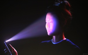 Snowden lên tiếng về iPhone X: Face ID là thiết kế đáng kinh ngạc, nhưng dễ bị lợi dụng!
