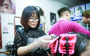 Sát Tết, nghe cô chủ tiệm "cắt tóc gội đầu" xinh đẹp kể thực hư chuyện làm tóc Tết "1 tháng kiếm cả trăm triệu"
