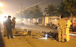 Cảnh sát truy tìm ô tô đâm 2 người đi xe máy rồi bỏ trốn trong đêm