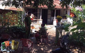 Đâm chết anh tại đám giỗ mẹ