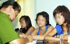 Mua bé trai đem sang Trung Quốc, cô dâu Việt bị bắt giam