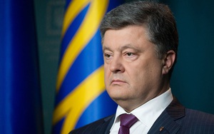 Tổng thống Poroshenko tháo dỡ tàu tuần dương Ukraina để trả nợ