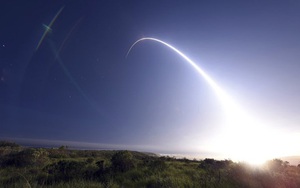 Đang căng thẳng với Triều Tiên, Mỹ thử tên lửa đạn đạo