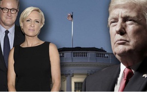 Tổng thống Mỹ Donald Trump lún sâu vào cuộc chiến với truyền thông