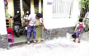 Khốn khổ vì bị tạt sơn, mắm tôm vào nhà