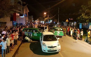 Ô tô húc văng hơn 10 xe, 2 người chết ở Sài Gòn