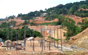 Đà Nẵng: Xây kè, đào mương để chống sạt lở khẩn cấp trên núi Sơn Trà