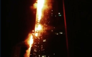 Tháp ‘Đuốc” 79 tầng ở Dubai cháy ngùn ngụt