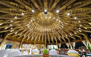 Nhà hàng hình nón làm từ 150.000 cây tre ở Kim Bôi khiến tạp chí kiến trúc Mỹ hết lời khen ngợi