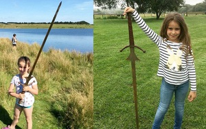 Đi chơi hồ, bé gái phát hiện thanh gươm báu vật được đồn của vua Arthur có niên đại nghìn năm tuổi