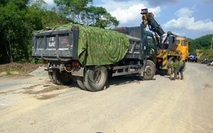 Bố mẹ ngăn cản thi công, con gái lao ra can ngăn bị xe ben cán chết