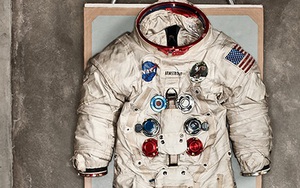 Chắc là bạn chưa biết: Bộ đồ du hành vũ trụ của Neil Armstrong được chế tạo ở... xưởng sản xuất đồ lót phụ nữ
