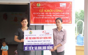 Quà của Thủ tướng đến với công nhân