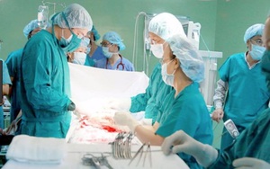 Báo động đỏ 'ghi điểm' cứu sản phụ đang nguy kịch