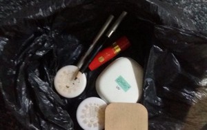 Bộ trang điểm cũ của mẹ và câu chuyện được chàng trai trẻ kể lại khiến nhiều người rưng rưng