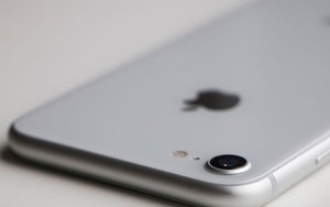 Bộ đôi iPhone 8/8 Plus thất trận trên quê nhà Samsung