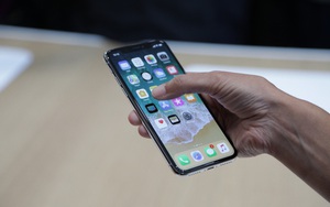 Trong 5 ngày mở bán iPhone X, cửa hàng Apple xách tay thu lãi cả trăm triệu đồng