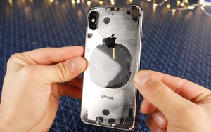 Đây là cách biến mặt lưng của iPhone X trở nên trong suốt