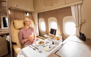 Emirates ra mắt khoang hạng nhất mới siêu sang trên Boeing 777-300ER: Lấy cảm hứng Mercedes-Benz S-Class, tích hợp ghế không trọng lực và cửa sổ ảo