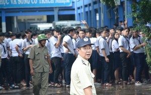 Cháy khu nội trú, hàng trăm học sinh tháo chạy