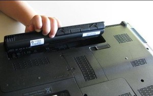 Cách xử lý hiện tượng laptop báo pin còn nhiều mà đột nhiên tắt ngỏm?