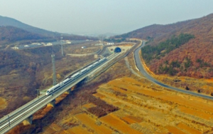 Chính quyền địa phương Trung Quốc "tô hồng" thành tựu thu nhập