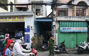Hai vợ chồng cùng con tử vong trong tư thế treo cổ
