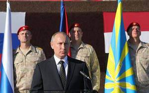 Tổng thống Nga Putin cảm ơn binh sĩ trở về từ Syria