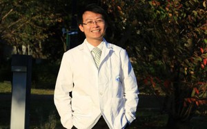 Chuyên gia ung thư chỉ rõ những rủi ro khi người Việt "vái tứ phương" chữa bệnh