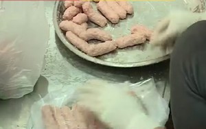 Loại hoá chất giúp cho món nem chua rán lề đường trở nên "khoái khẩu"