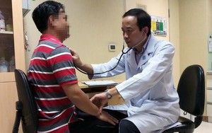 Hoại tử khớp do thuốc chữa ngứa đầu chứa corticoid