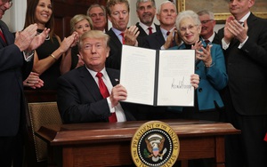 Tổng thống Mỹ Donald Trump tuyên bố loại bỏ Obamacare