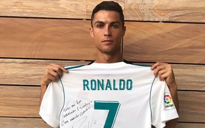 Ronaldo gây xúc động với nghĩa cử gửi đến cậu bé 6 tuổi qua đời sau cơn động đất
