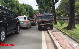 Chiếc xe tải trên phố Hà Nội bị chỉ trích nhiều nhất trên mạng xã hội ngày hôm nay
