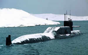 Tàu ngầm hạt nhân K-279 đâm vào núi băng: Ngày 13 đen đủi -Thêm thảm họa Titanic?