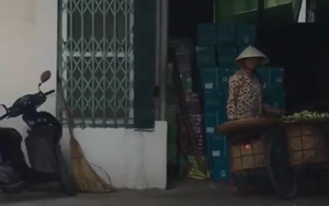 Clip: Tiếng rao đặc biệt của cô bán hàng rong gây sốt cộng đồng mạng Việt