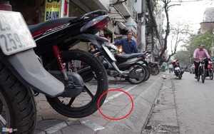 [ẢNH] Vỉa hè Hà Nội bé bằng gang tay, vạch sơn thò thụt, dích dắc...