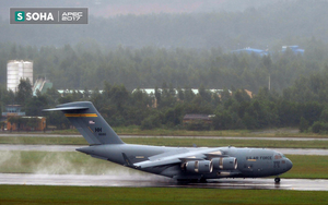 Siêu vận tải cơ Boeing C-17 Globemaster III chở đoàn tiền trạm Mỹ dự APEC hạ cánh xuống Đà Nẵng