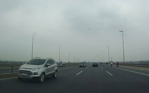 Xử phạt 1 trong 5 tài xế lái xe ô tô đi ngược chiều trên cầu Nhật Tân