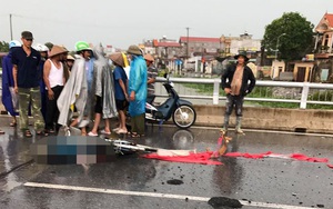 Đang đi xe đạp trên cầu, người phụ nữ bất ngờ bị sét đánh tử vong