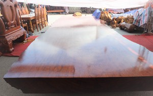 Phản gỗ nu Cẩm Lai Nam Phi đi đường biển về Việt Nam, "hét" giá 3 tỷ đồng