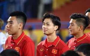 Những ngôi sao thầm lặng ơi, cứ lặng thầm như thế thêm trận này nữa nhé!
