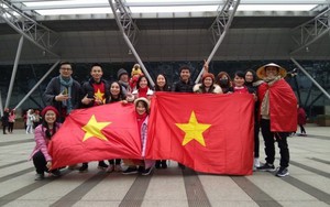 Còn vài tiếng nữa nhưng các fan tại Thường Châu đã sốt sắng, chuẩn bị ‘cháy’ hết mình với U23 Việt Nam!