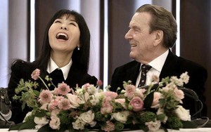 Hé lộ đám cưới lần thứ 5 của cựu Thủ tướng Đức Gerhard Schröder