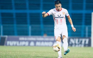 Từ lời nói khích của bố, hậu vệ Nam Định bay lên ĐT Việt Nam trước AFF Cup 2018