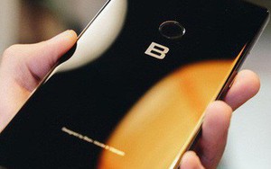 Lý do Bphone 3 không xuất hiện trên hệ thống Thế Giới Di Động như trước đây: Nhân viên bán hàng toàn hướng người dùng đến sản phẩm của Apple, Samsung hay Xiaomi