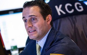 Ngày tắm máu thứ 2 của chứng khoán Mỹ, S&P 500 thủng mốc quan trọng, "đáy" đã lộ diện?