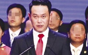 Chủ tịch Hội Doanh nhân trẻ Việt Nam Đặng Hồng Anh bị tố “ngồi nhầm ghế”