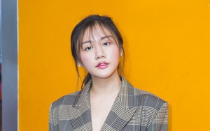 Văn Mai Hương để mặt mộc đi diễn
